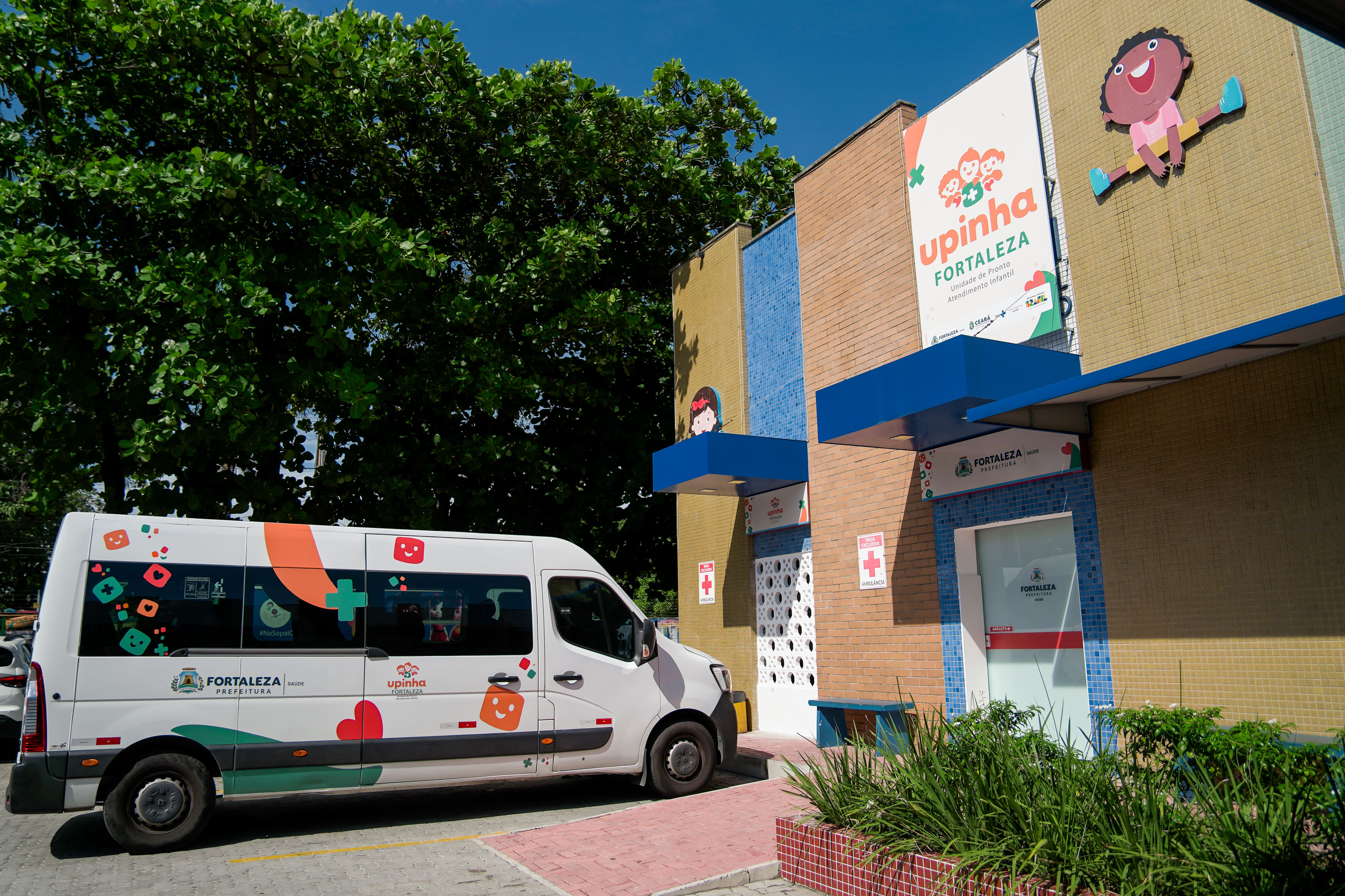 A unidade também conta com transporte para o deslocamento de pacientes (Foto: Tainá Cavalcante)